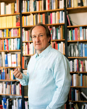 Markus Kupferblum headshot