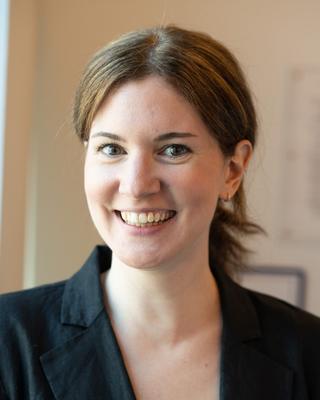 Stephanie Frampton headshot