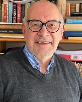 Paul Russell headshot