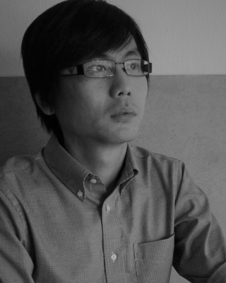 Joe%20Liew%20headshot.png