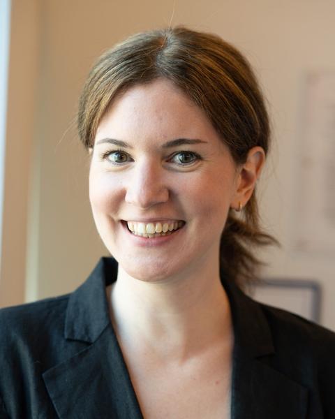 Stephanie Frampton headshot